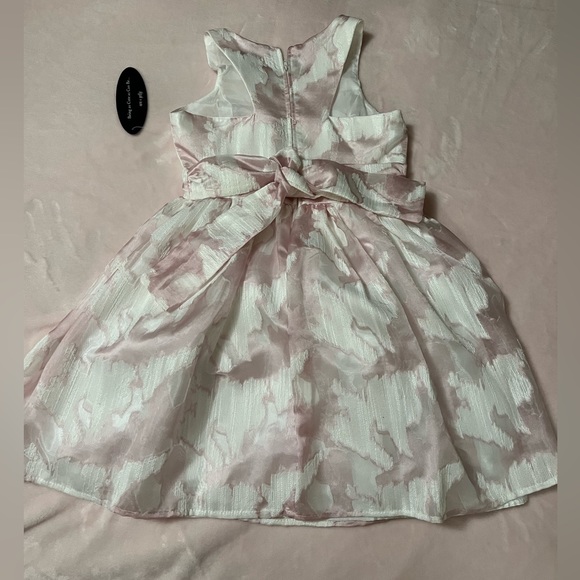 Pink Dress. Very cute . Size 12  NWT! Never worn - Picture 3 of 4